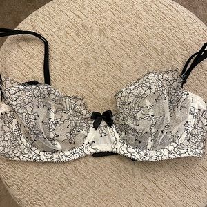 White & Black lace VS bra 32C no padding, underwire.